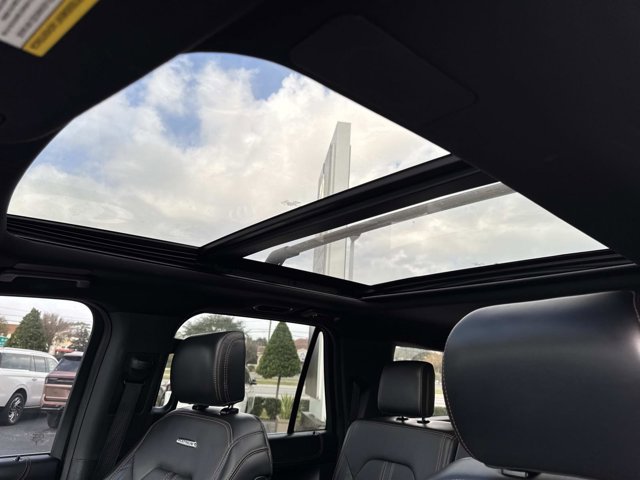 Used 2023 Ford Expedition Max Platinum image 33