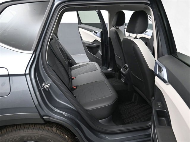 New 2026 Volkswagen Taos SE image 13