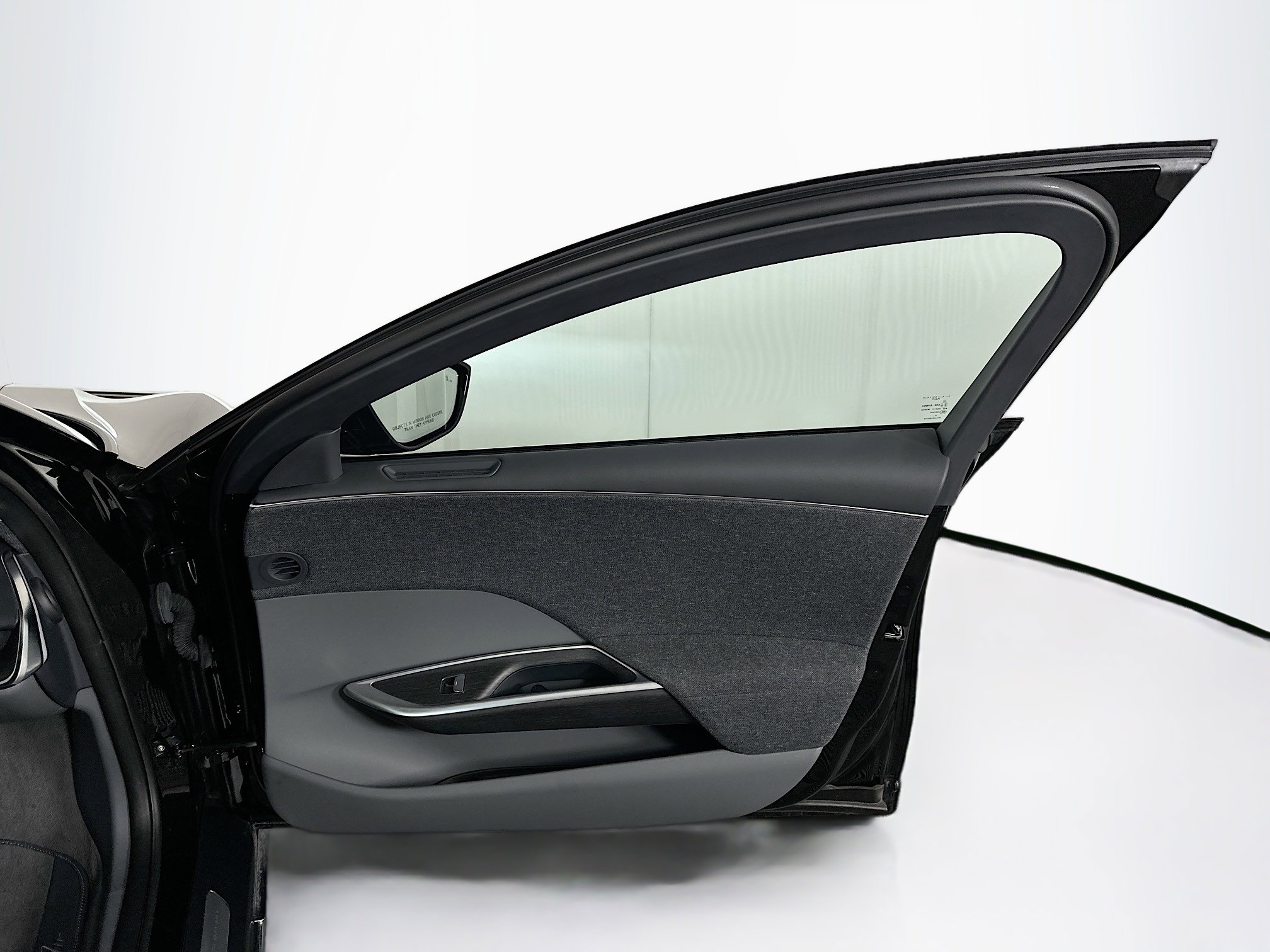 Used 2024 Lucid Air Pure RWD image 33