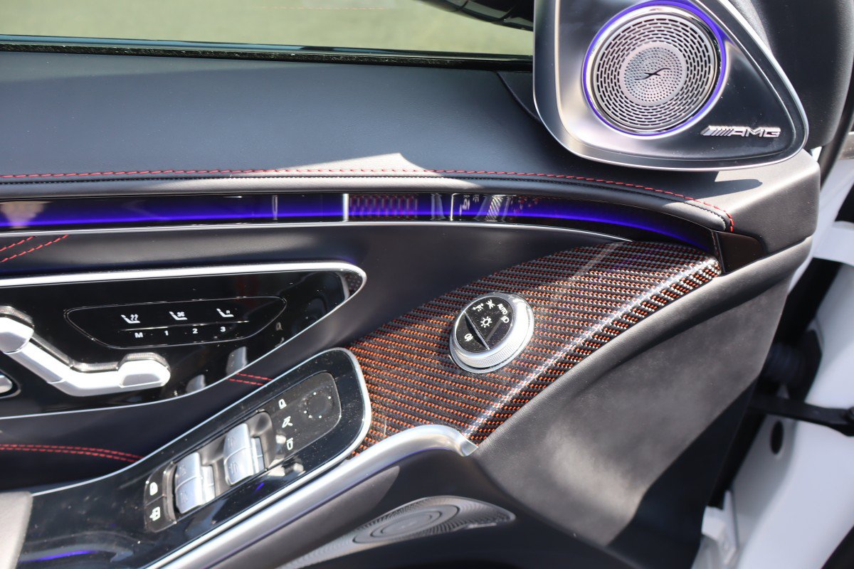 Used 2024 Mercedes-Benz S 63 AMG S w/ Carbon Fiber Exterior Package image 36