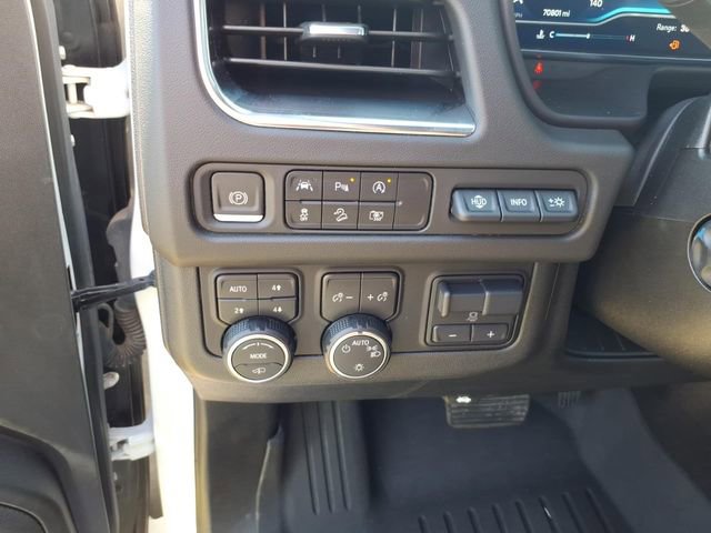 Used 2023 Chevrolet Suburban High Country AWD/4WD image 20