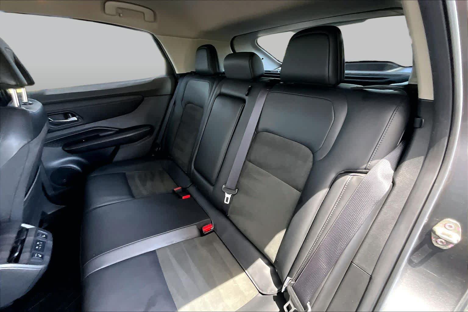 Used 2023 Nissan Ariya FWD image 20