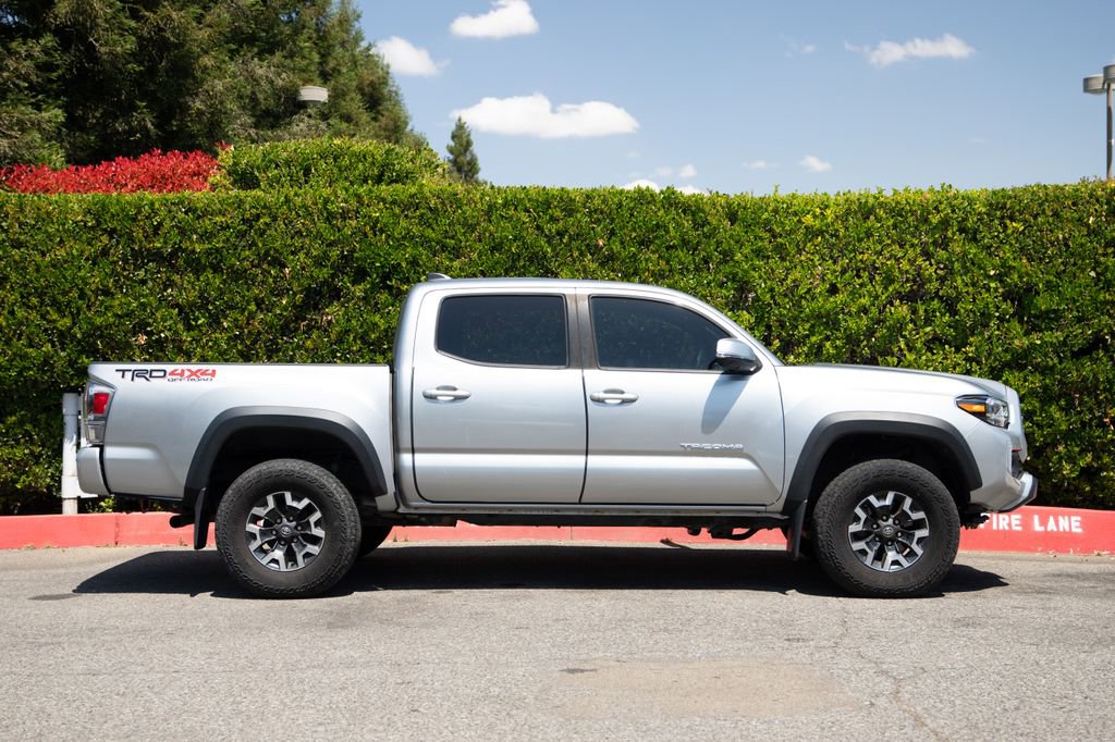 Used 2023 Toyota Tacoma TRD Off-Road w/ TRD Premium Off Road Package AWD/4WD image 4