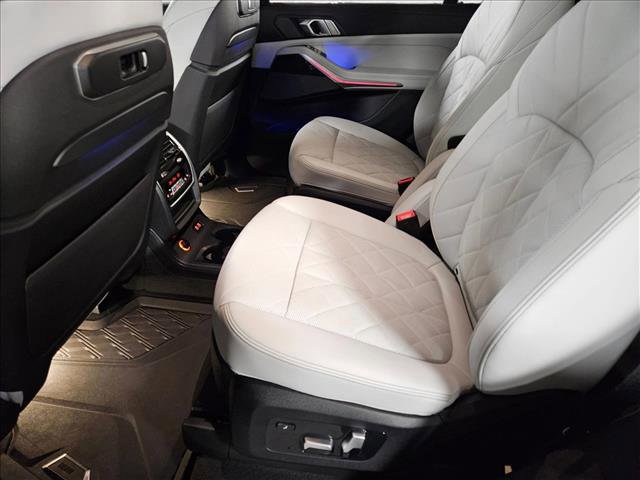 Certified 2024 BMW X7 xDrive40i w/ M Sport Package AWD/4WD image 17