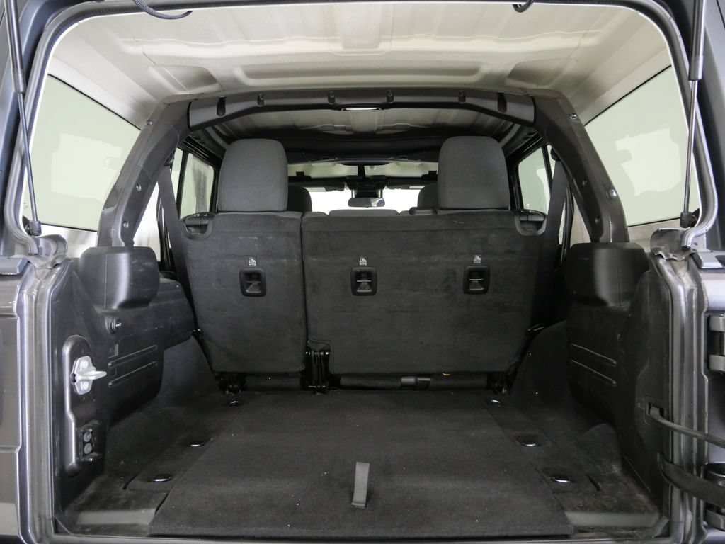 Used 2025 Jeep Wrangler Unlimited Sport AWD/4WD image 26