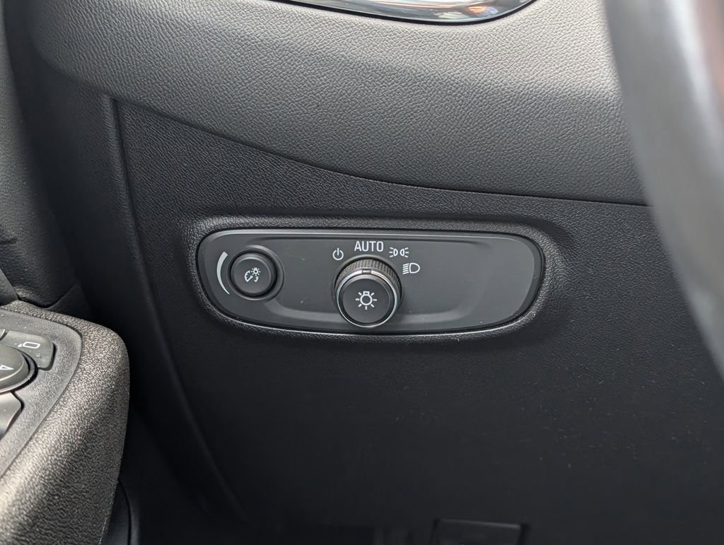 Used 2019 Chevrolet Equinox LT image 25