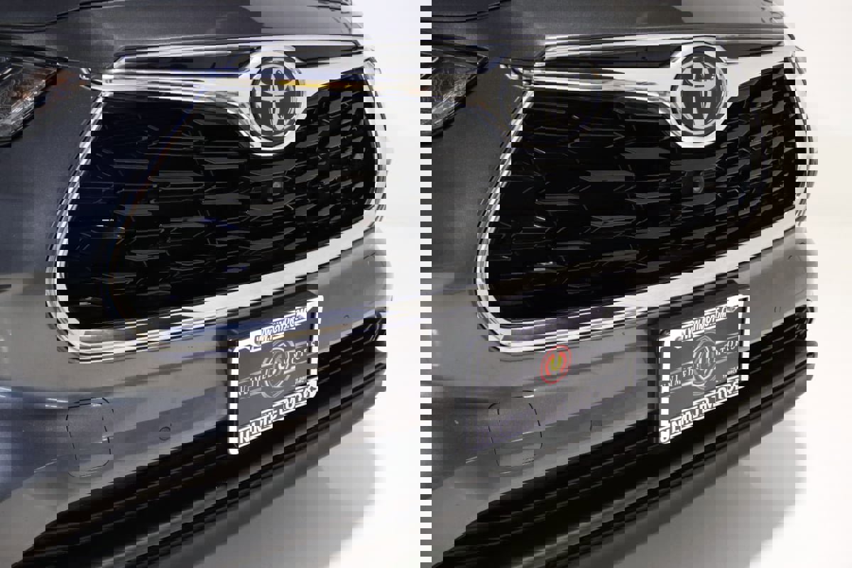 Used 2021 Toyota Highlander Limited image 27