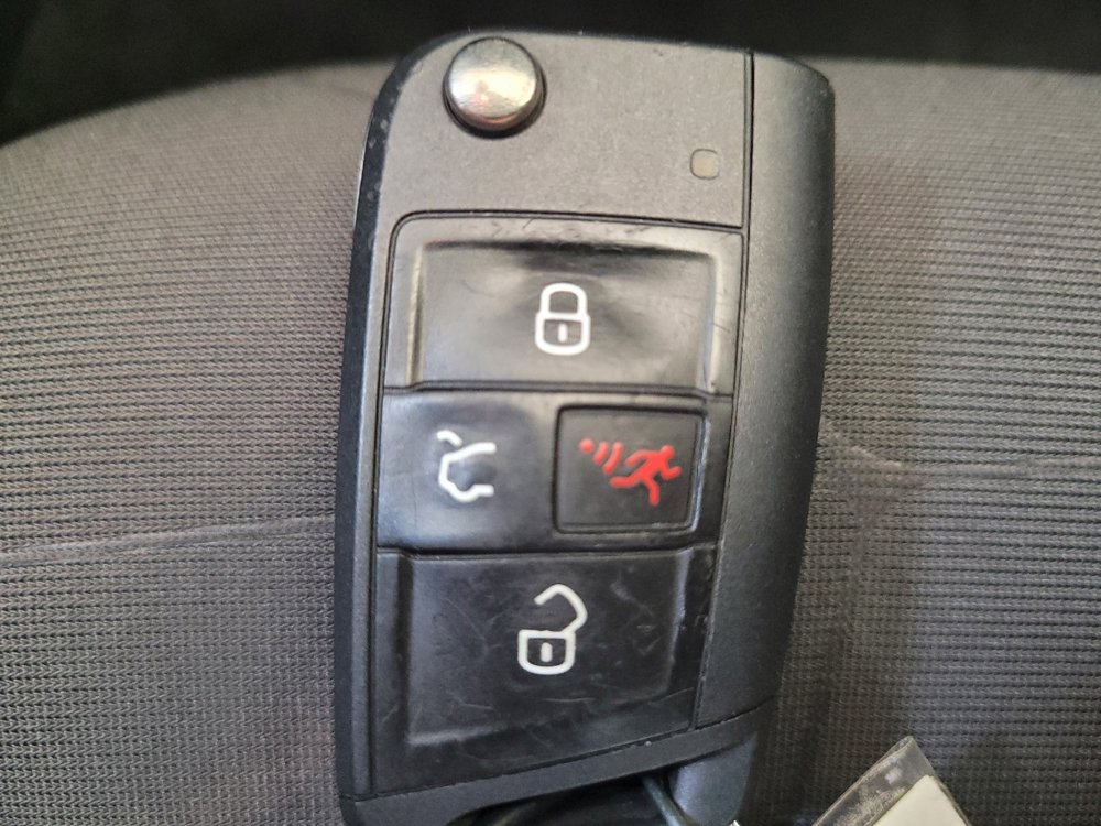 Used 2025 Volkswagen Jetta Sport FWD image 32