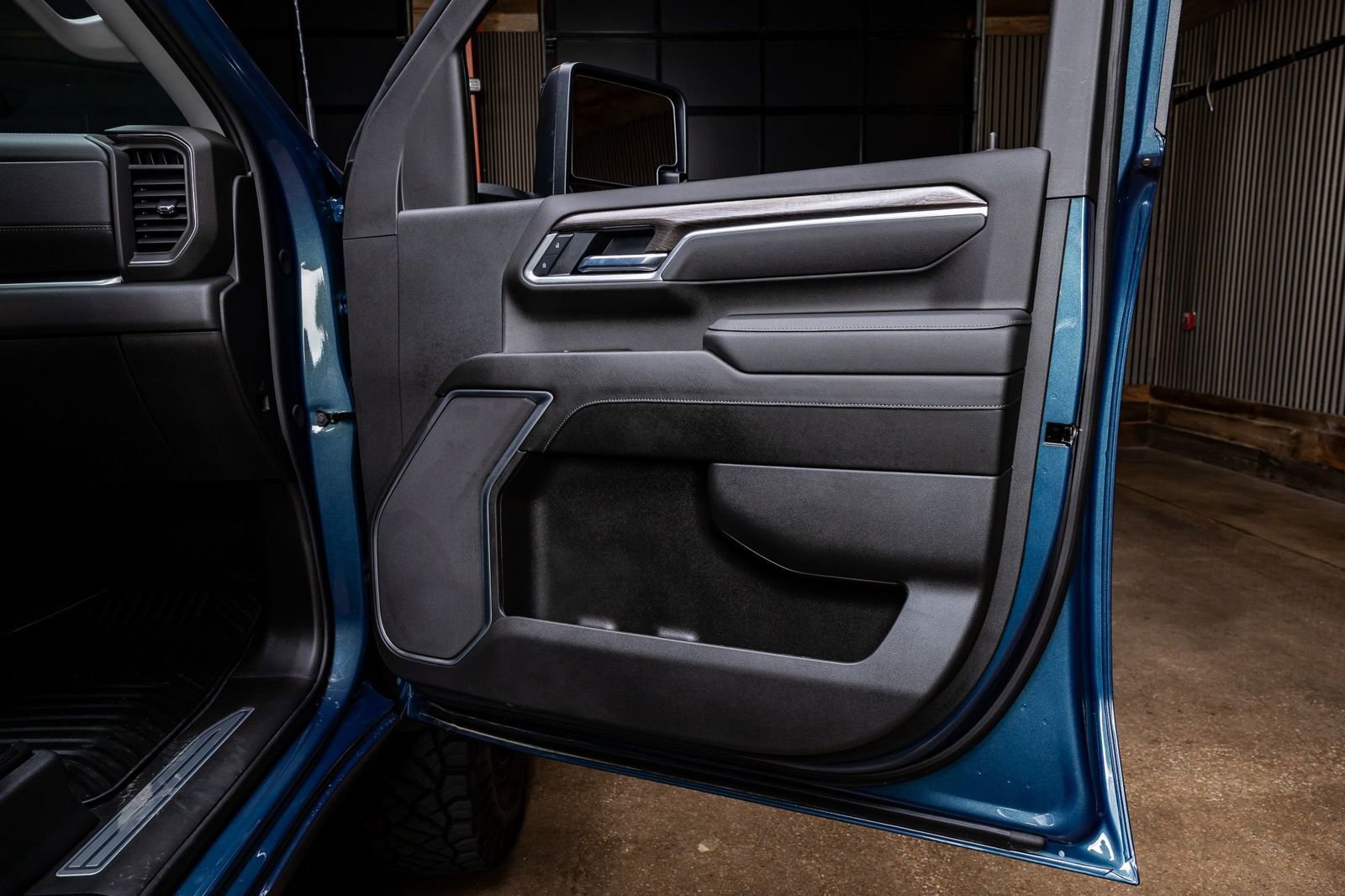 Used 2026 Chevrolet Silverado 3500 LTZ image 35