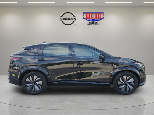 Used 2023 Nissan Ariya AWD image 2