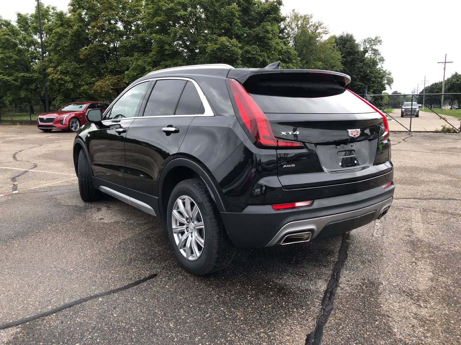 Certified 2023 Cadillac XT4 Premium Luxury w/ Cold Weather Package AWD/4WD image 5