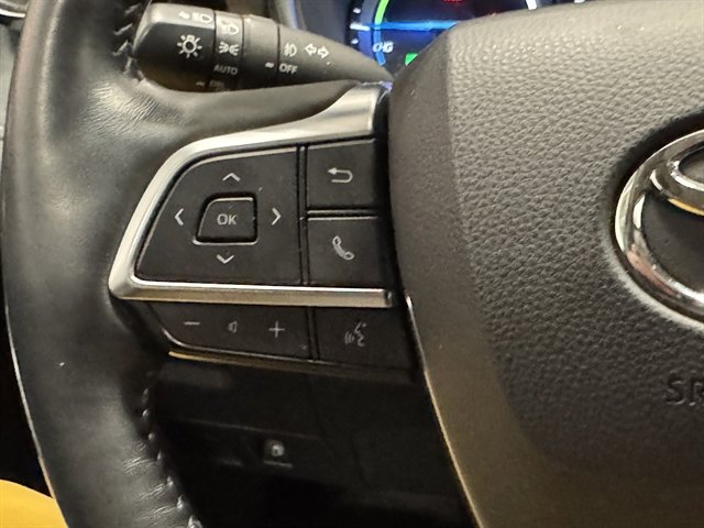 Used 2021 Toyota Highlander Limited AWD/4WD image 22