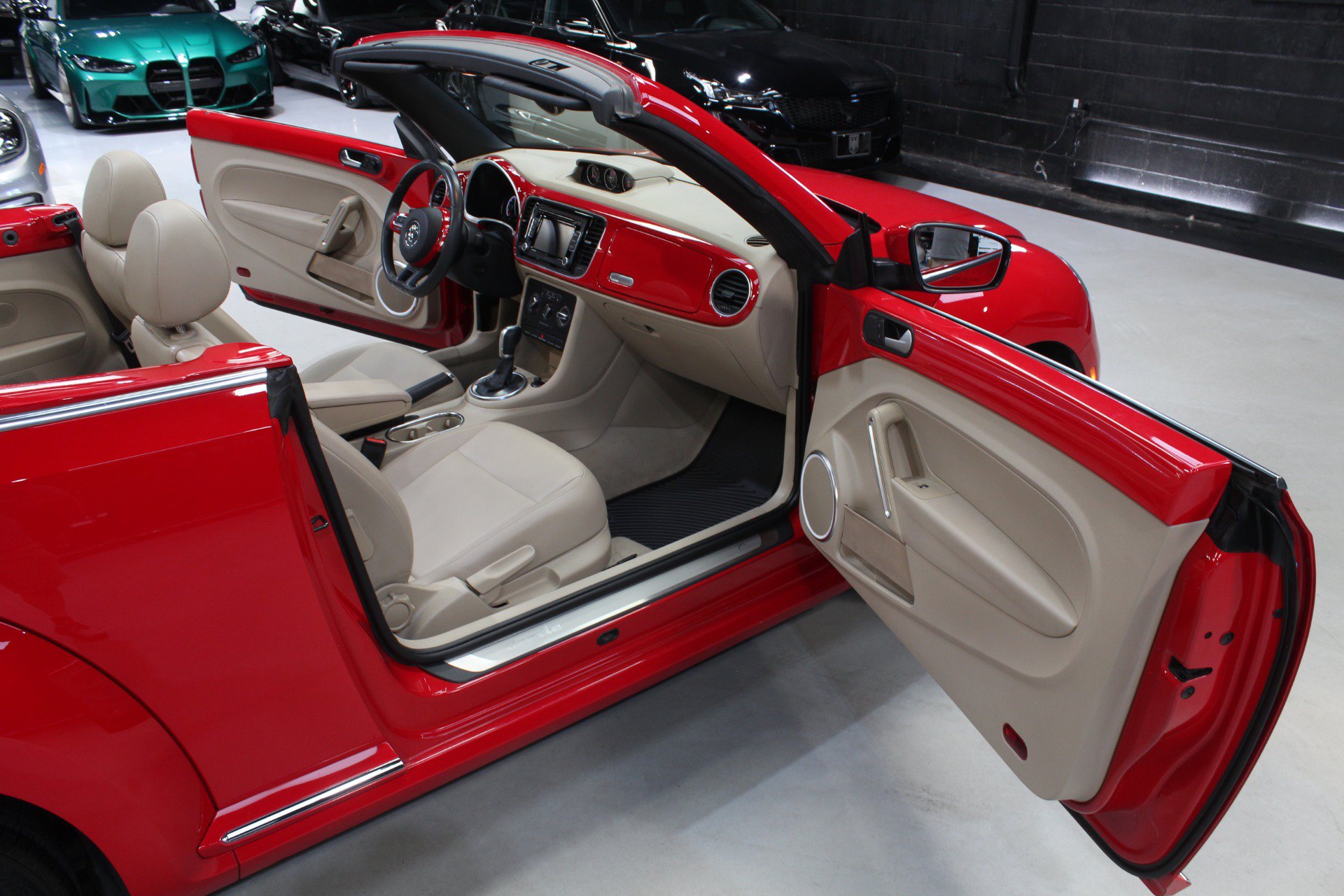 Used 2014 Volkswagen Beetle TDI FWD image 35