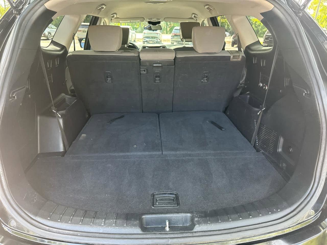 Used 2017 Hyundai Santa Fe SE FWD image 13