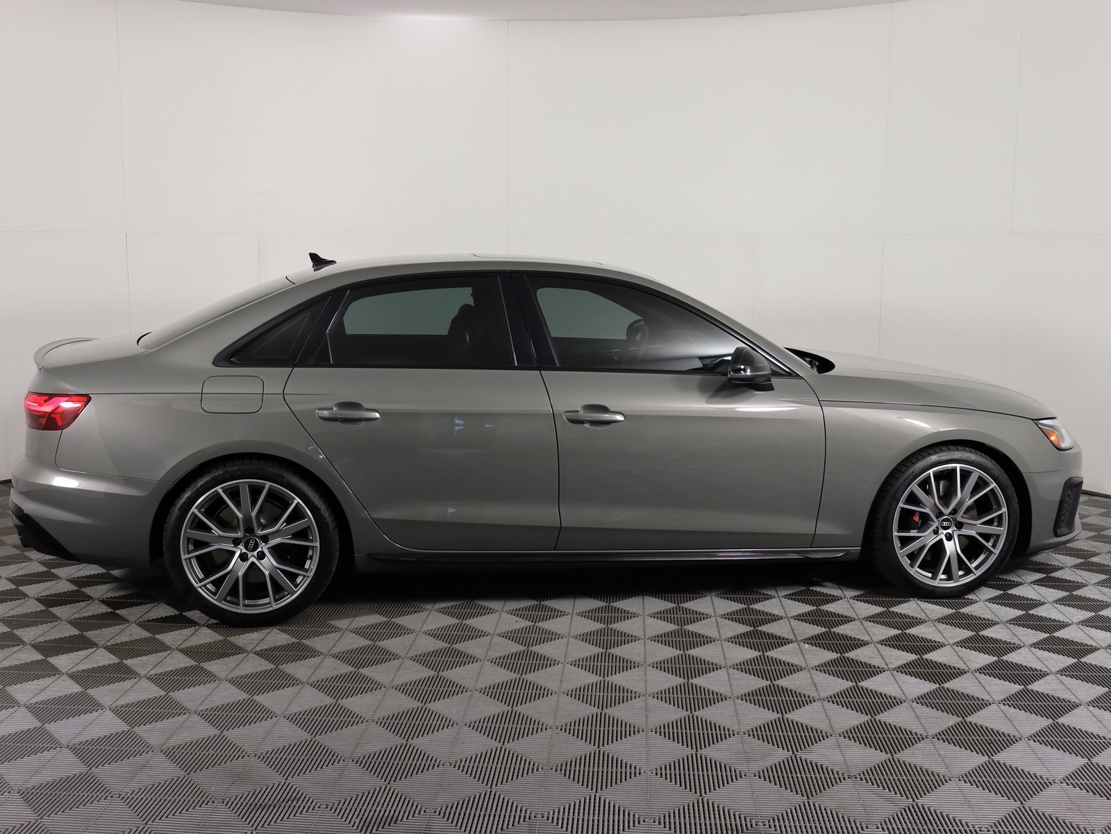 Used 2023 Audi S4 Premium Plus w/ Premium Plus Package image 8