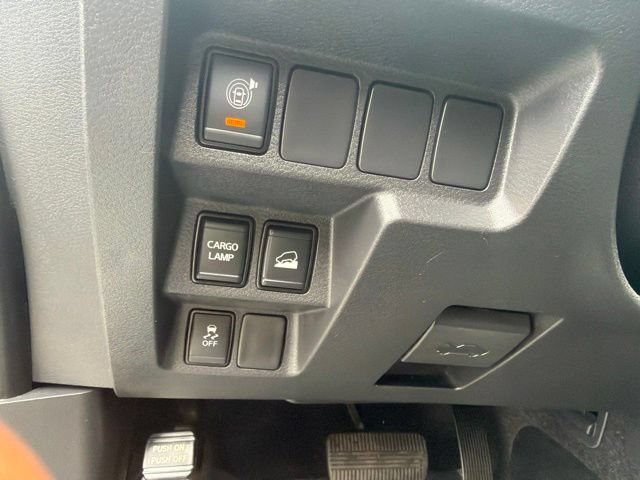 Used 2022 Nissan Frontier SV w/ Technology Package AWD/4WD image 11