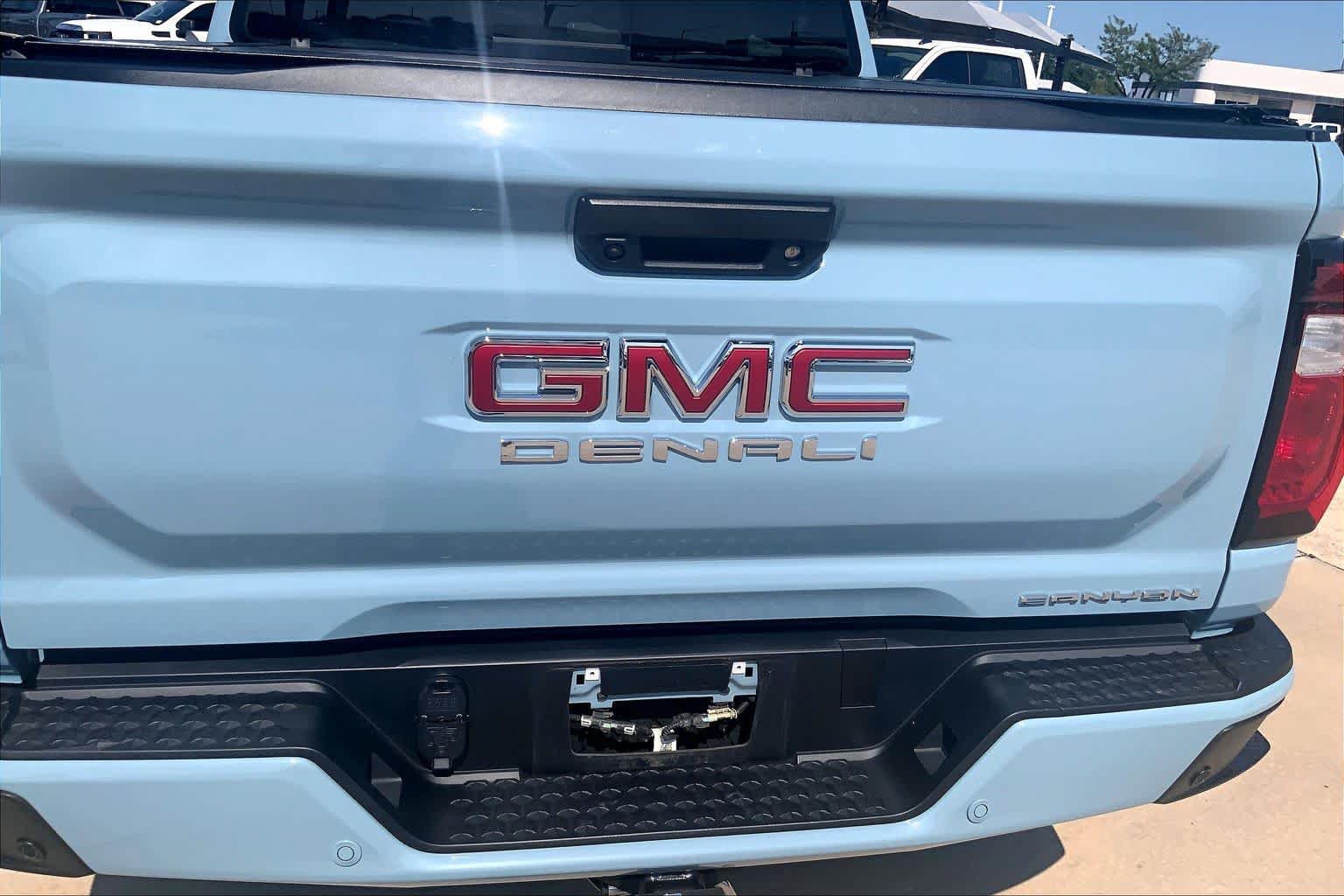 Certified 2025 GMC Canyon Denali AWD/4WD image 30
