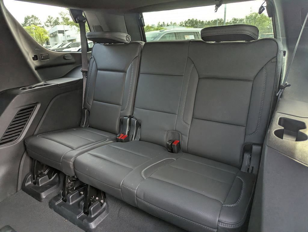 Used 2023 GMC Yukon Denali AWD/4WD image 16