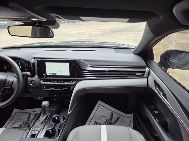 Used 2025 Toyota Camry SE image 19