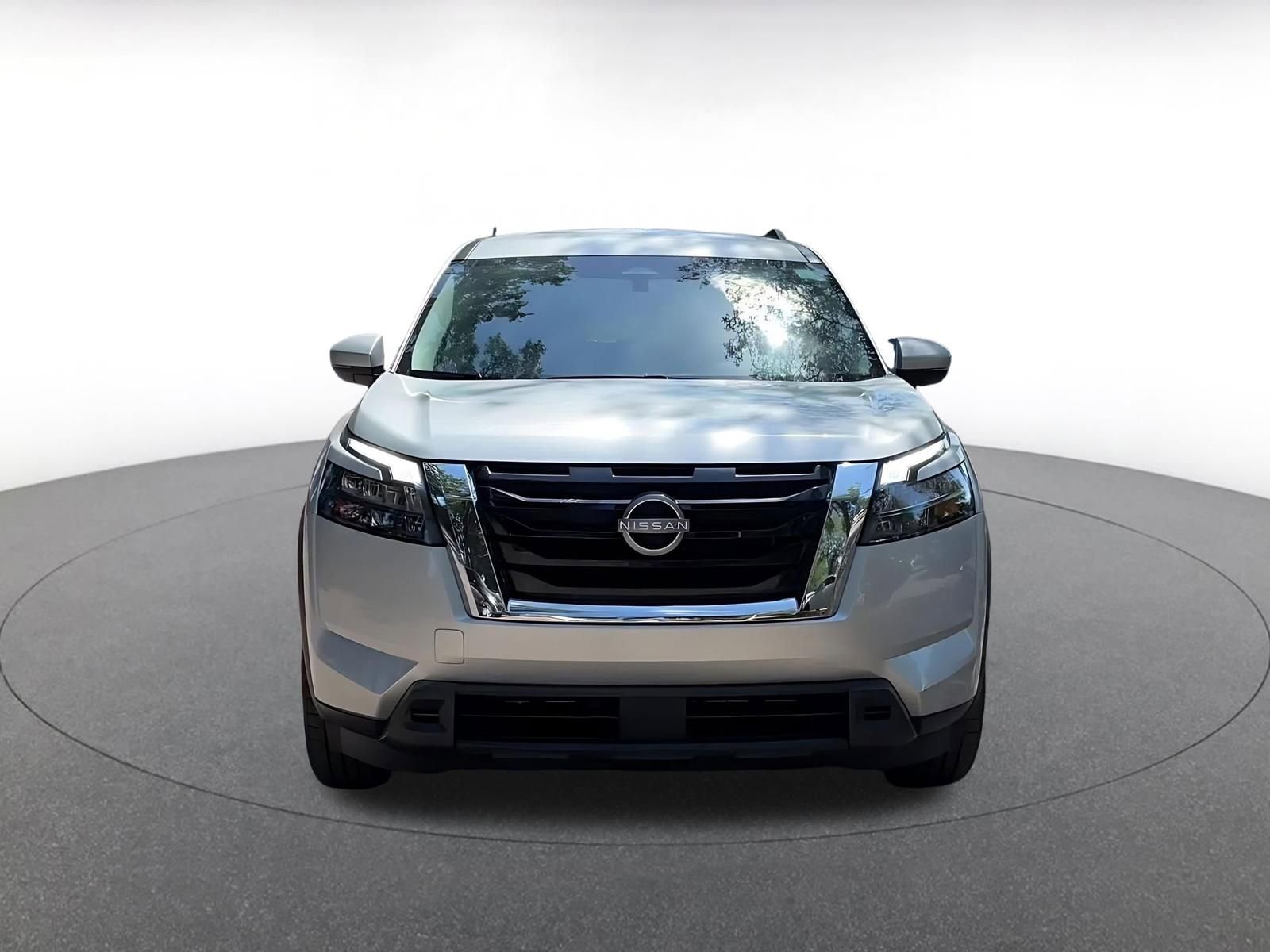 Used 2024 Nissan Pathfinder SV image 4