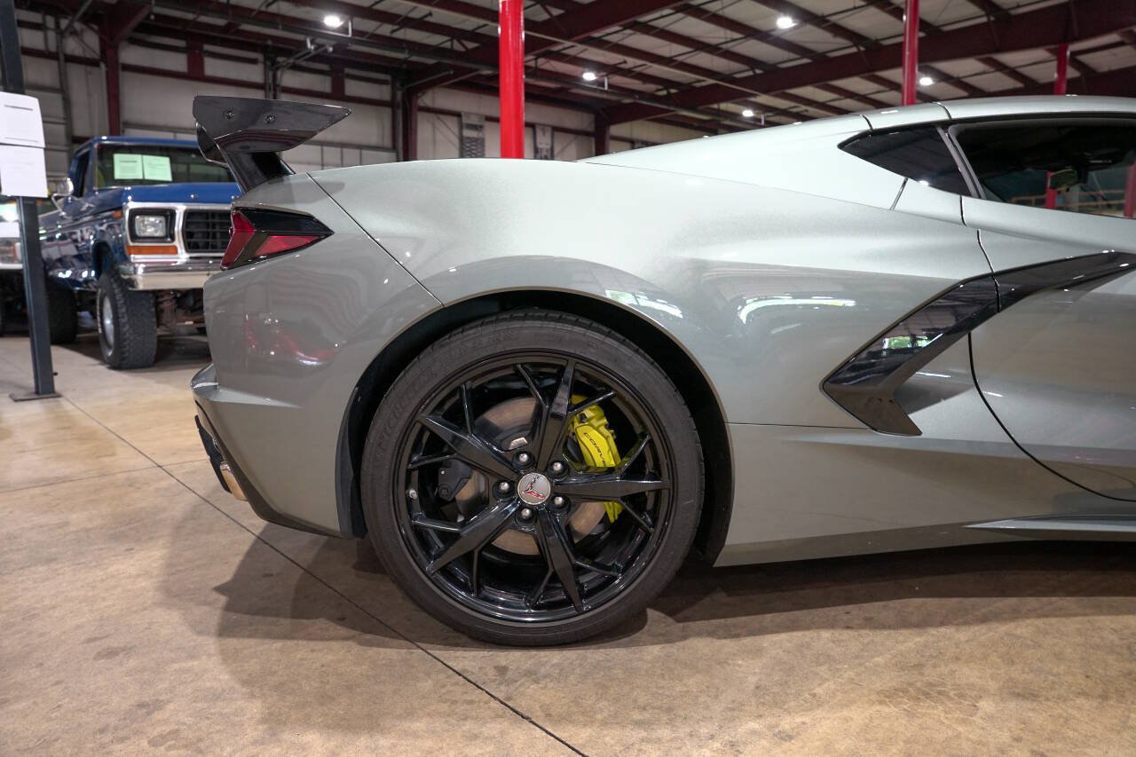 Used 2022 Chevrolet Corvette Stingray Coupe w/ 1LT RWD image 9