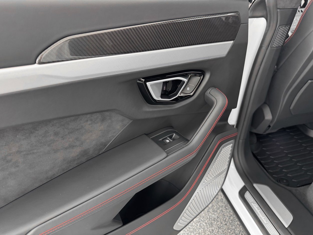 Used 2021 Lamborghini Urus image 25