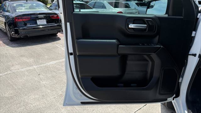 Used 2025 Chevrolet Silverado 1500 Custom w/ Turbomax Blackout Package RWD image 14
