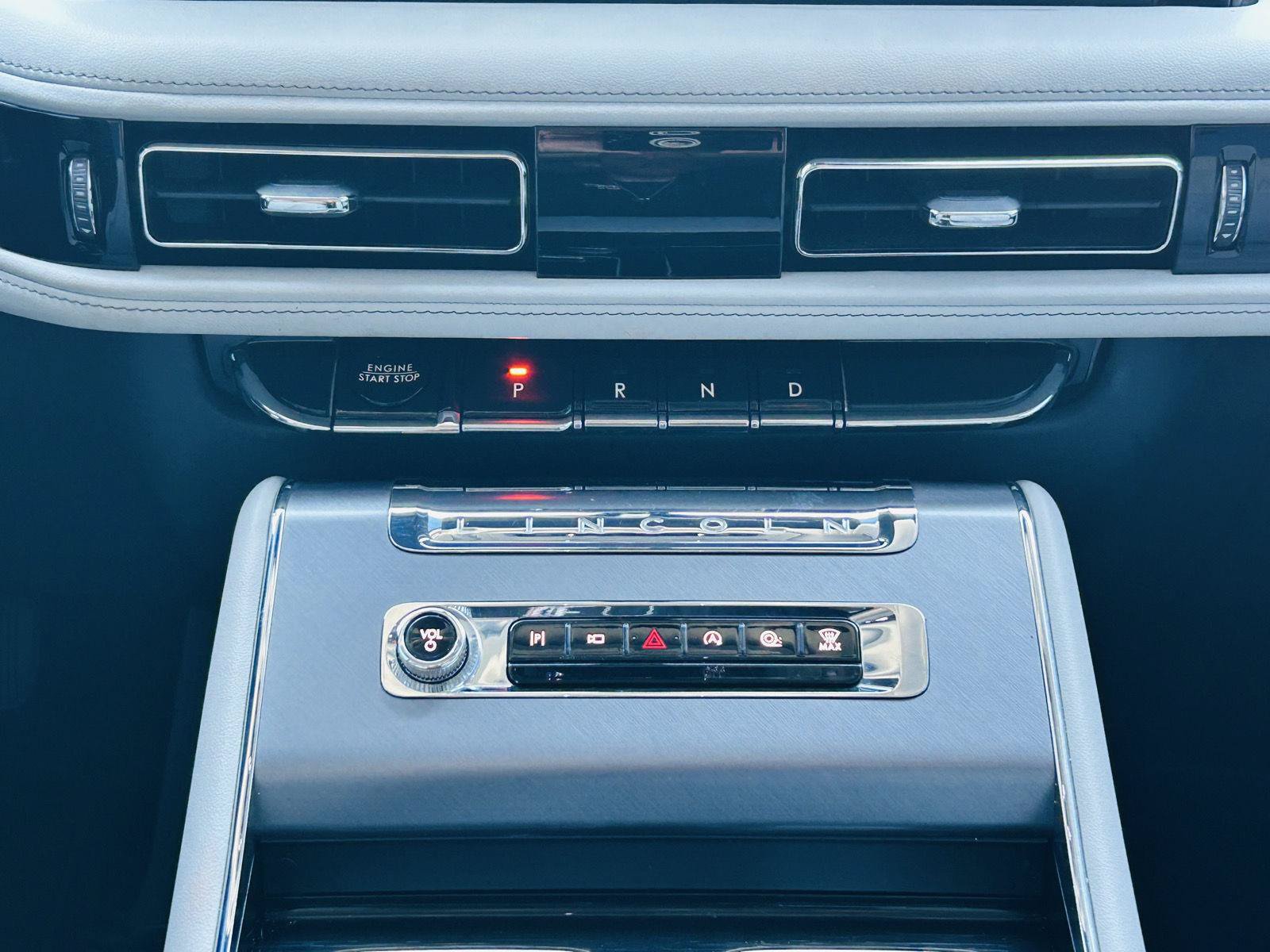 Used 2025 Lincoln Aviator AWD image 27