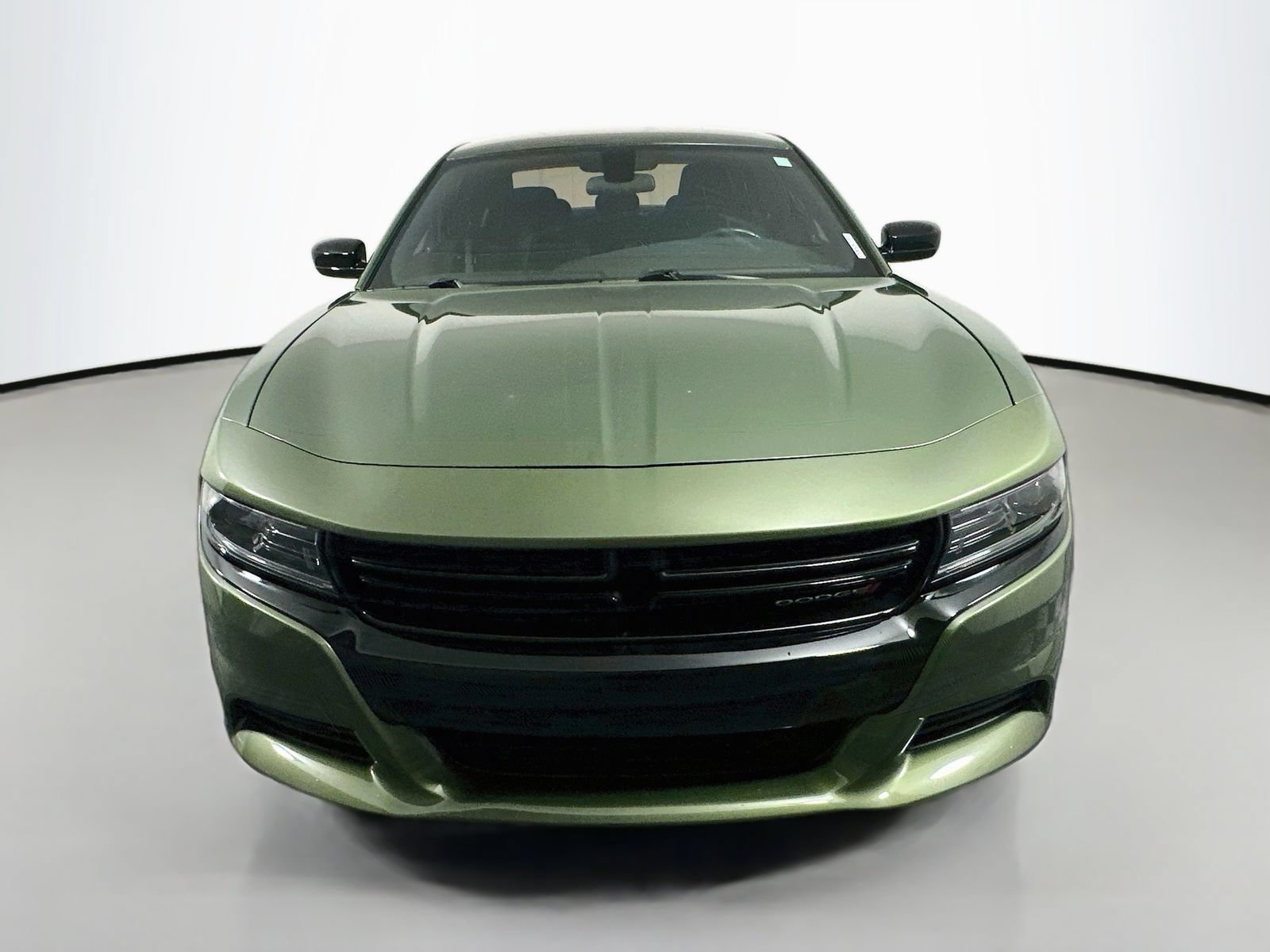 Used 2023 Dodge Charger SXT w/ Blacktop Package RWD image 2
