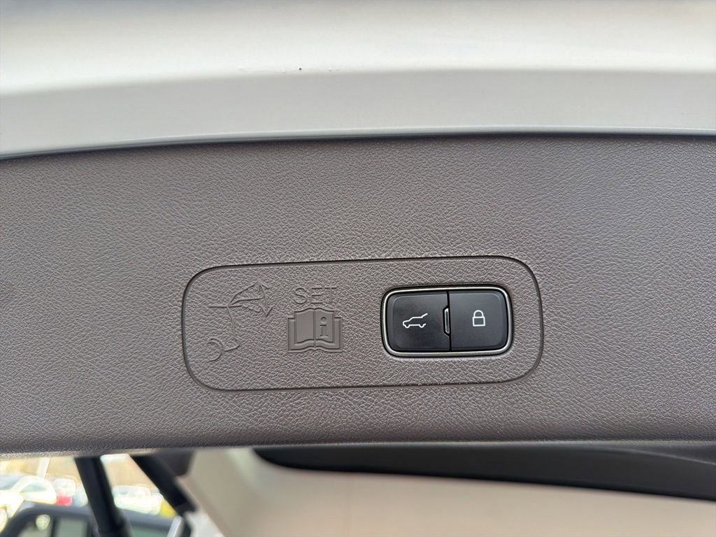 Used 2023 Lincoln Aviator Reserve w/ Equipment Group 201A image 15