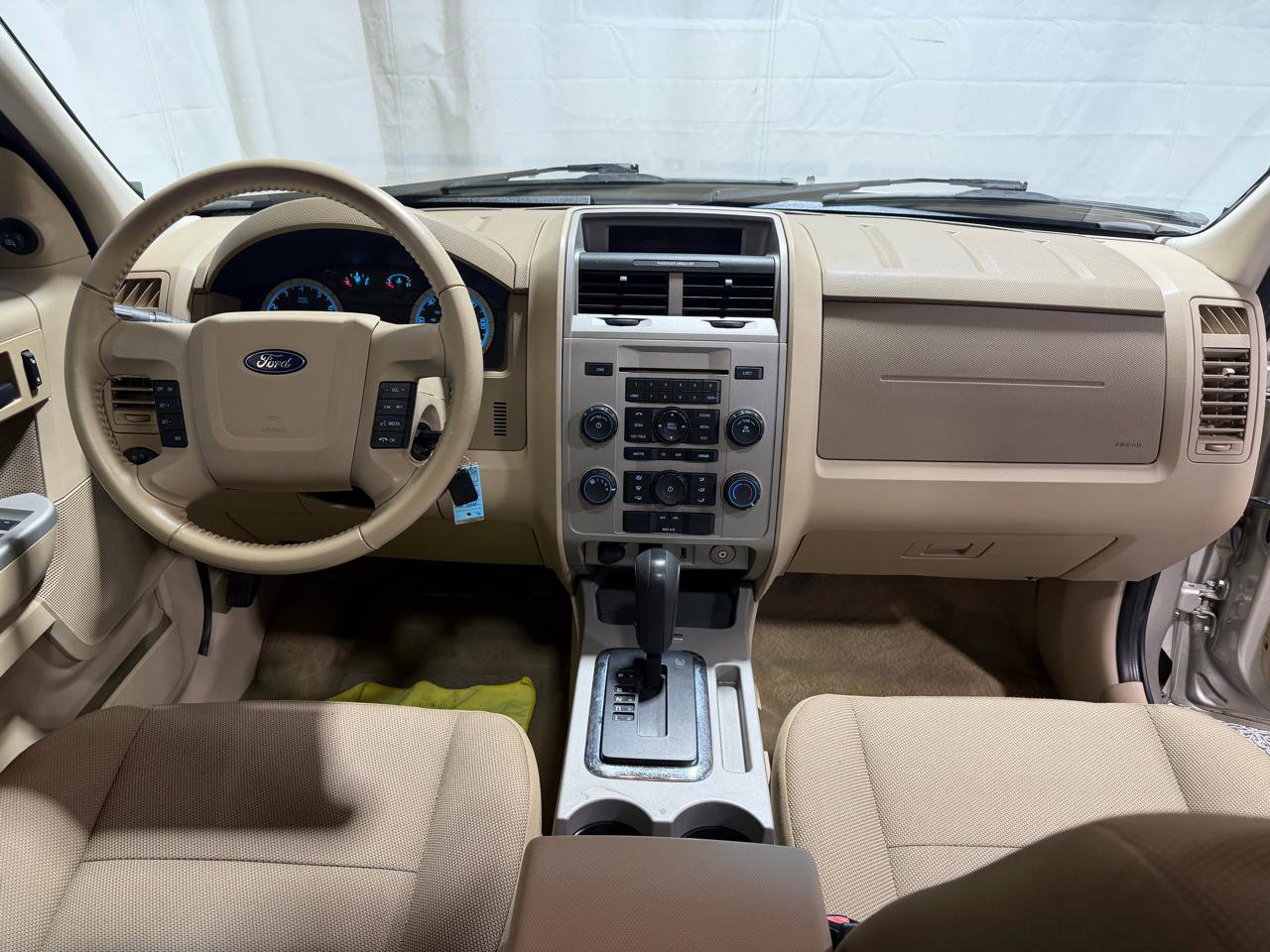 Used 2010 Ford Escape XLT image 17