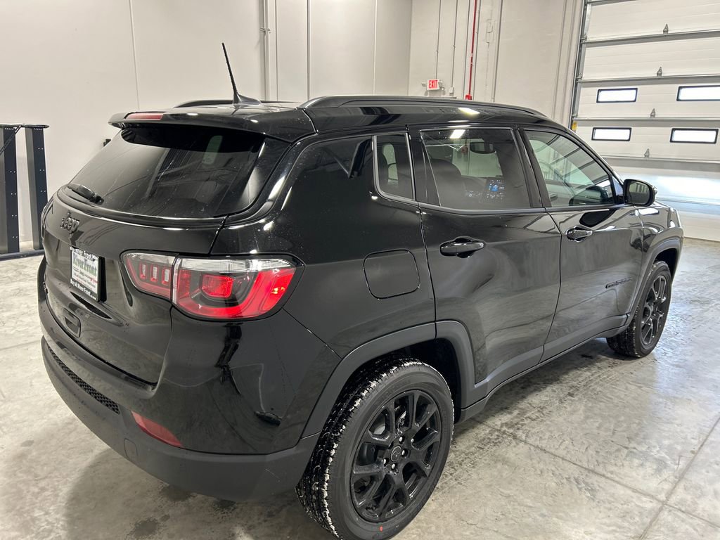 New 2026 Jeep Compass Latitude image 6