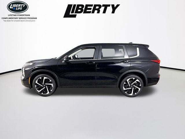 Used 2023 Mitsubishi Outlander SE image 4