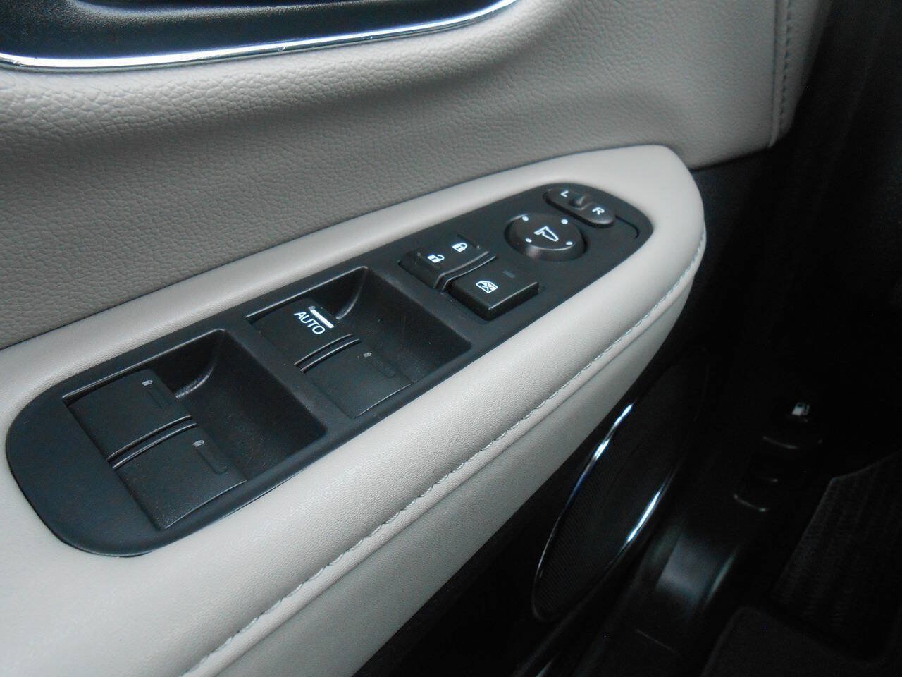 Used 2020 Honda HR-V EX-L image 20