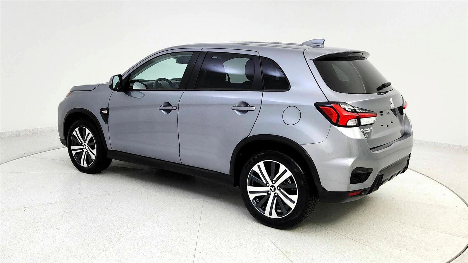 Used 2024 Mitsubishi Outlander Sport ES image 2