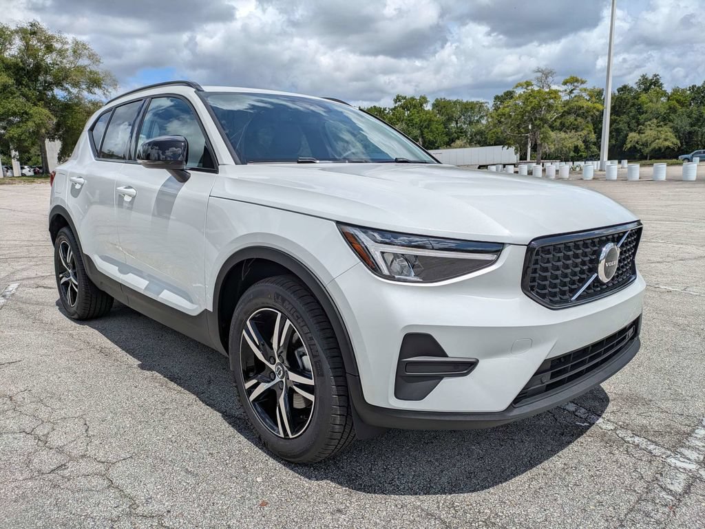 New 2026 Volvo XC40 B4 Core FWD image 8