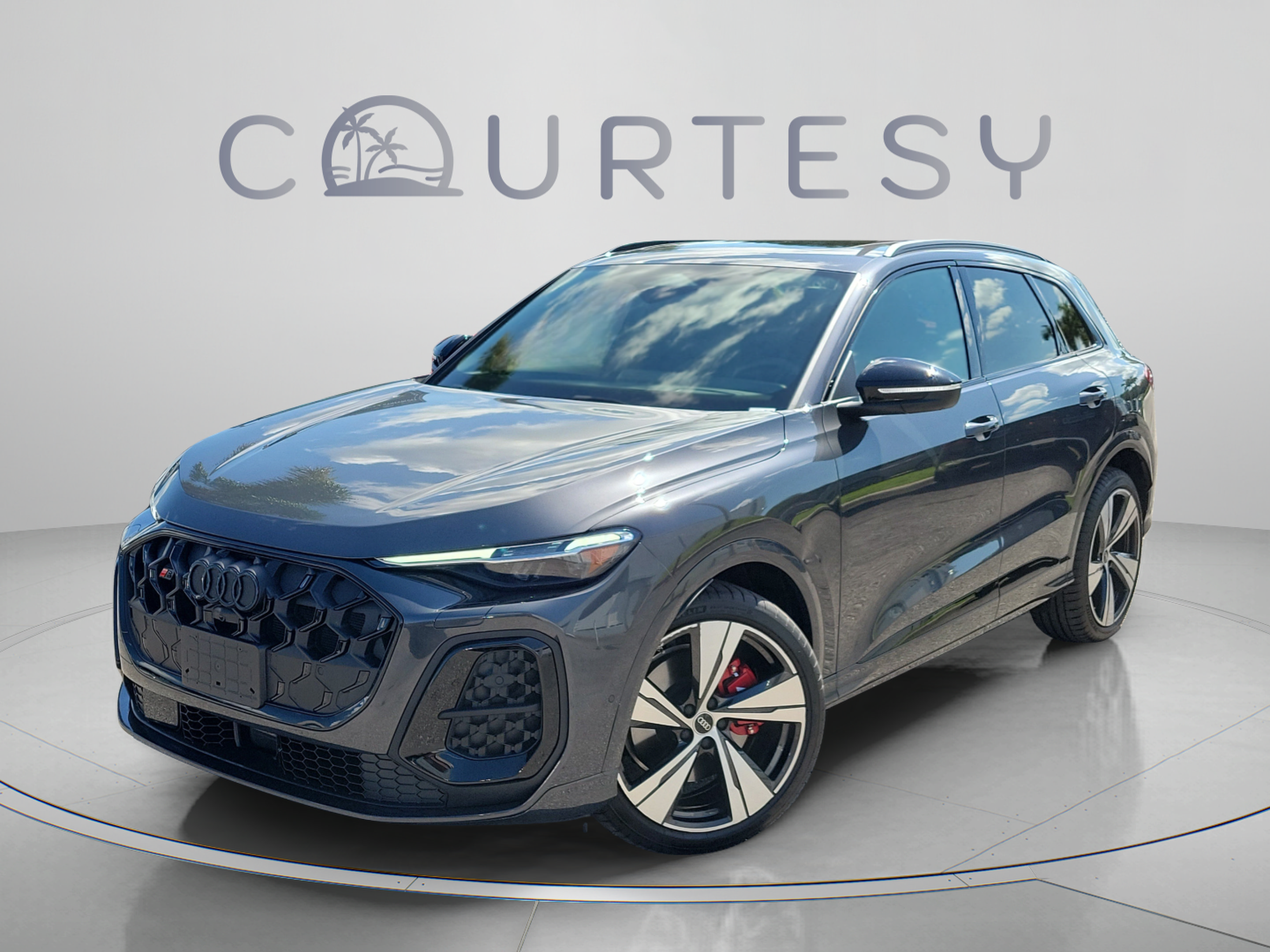 Used 2025 Audi SQ5 Prestige AWD/4WD image 1