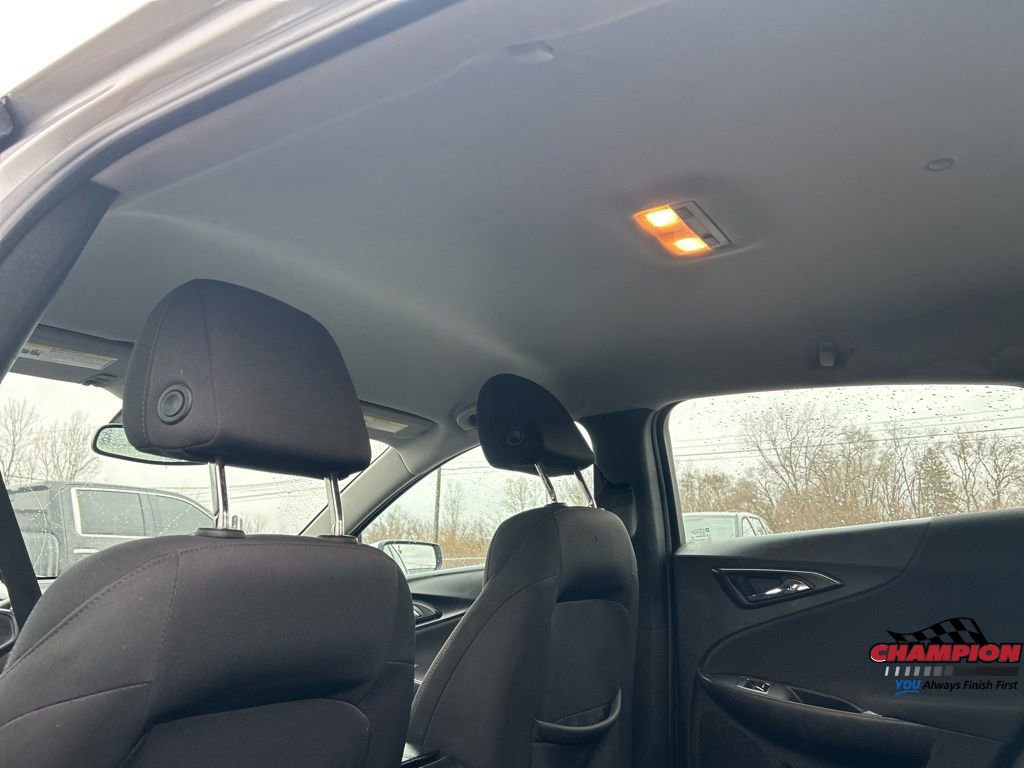 Used 2018 Chevrolet Malibu LT FWD image 12