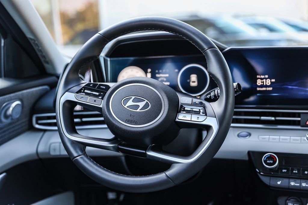 Certified 2024 Hyundai Elantra Limited FWD image 15