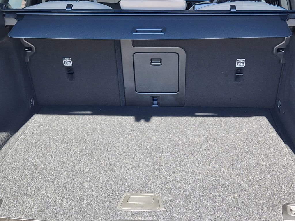 New 2026 Volvo XC60 B5 Plus w/ Protection Package Premier image 21