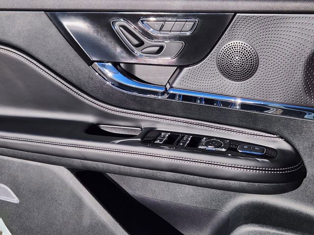 New 2026 Lincoln Corsair Premiere image 9