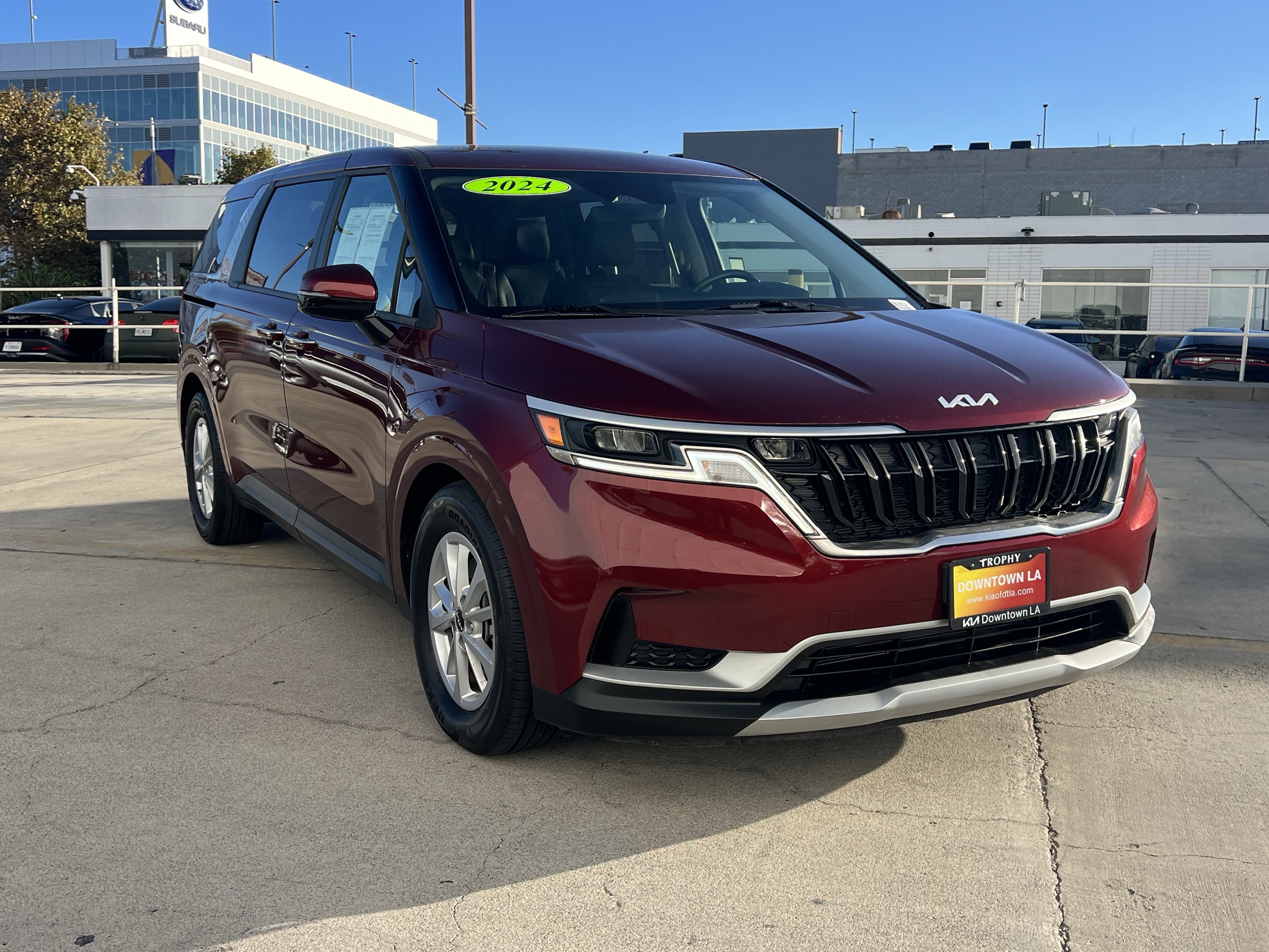 Used 2024 Kia Carnival LX image 8