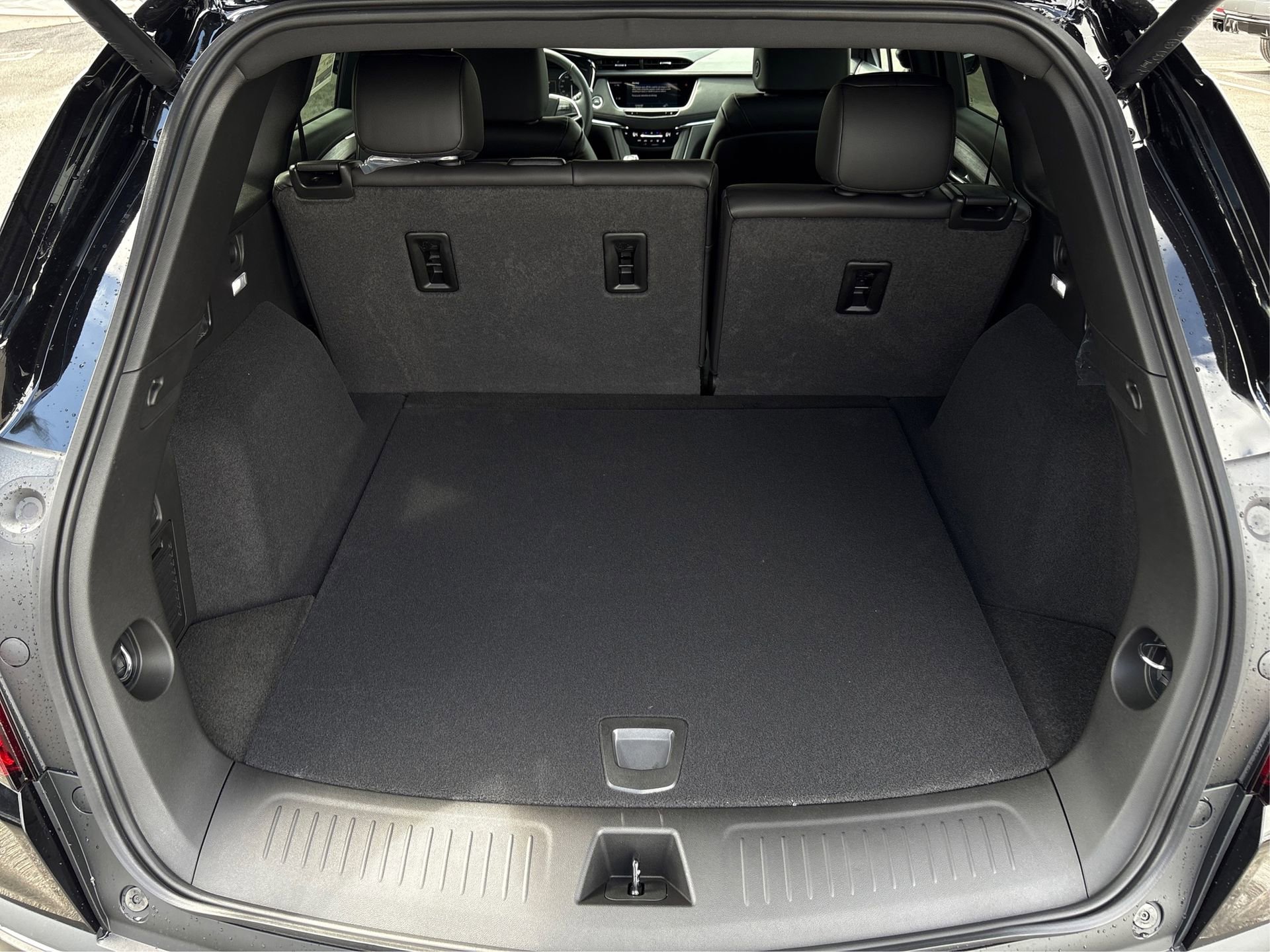 New 2026 Cadillac XT5 Luxury image 11