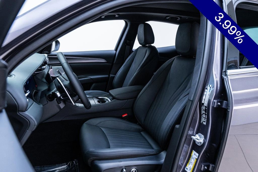 Used 2024 Maserati Grecale GT image 18