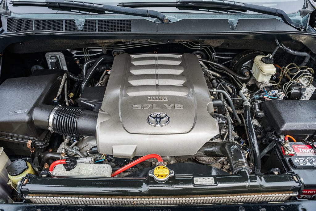 Used 2010 Toyota Tundra 4x4 CrewMax image 28