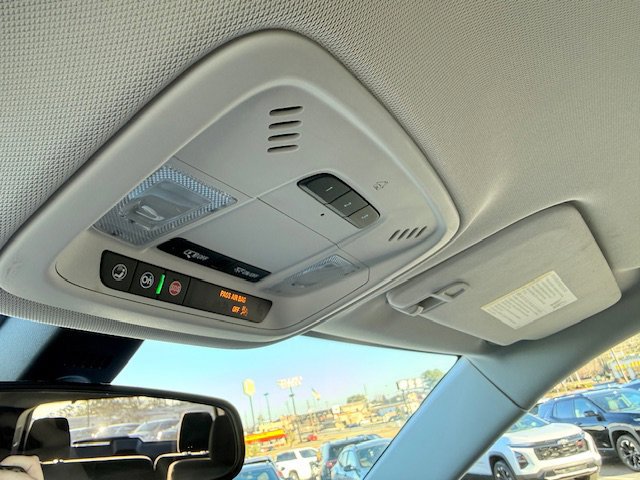 Used 2020 Chevrolet Traverse LT image 28