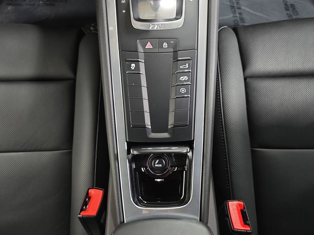 Certified 2024 Porsche 718 Cayman S RWD image 20