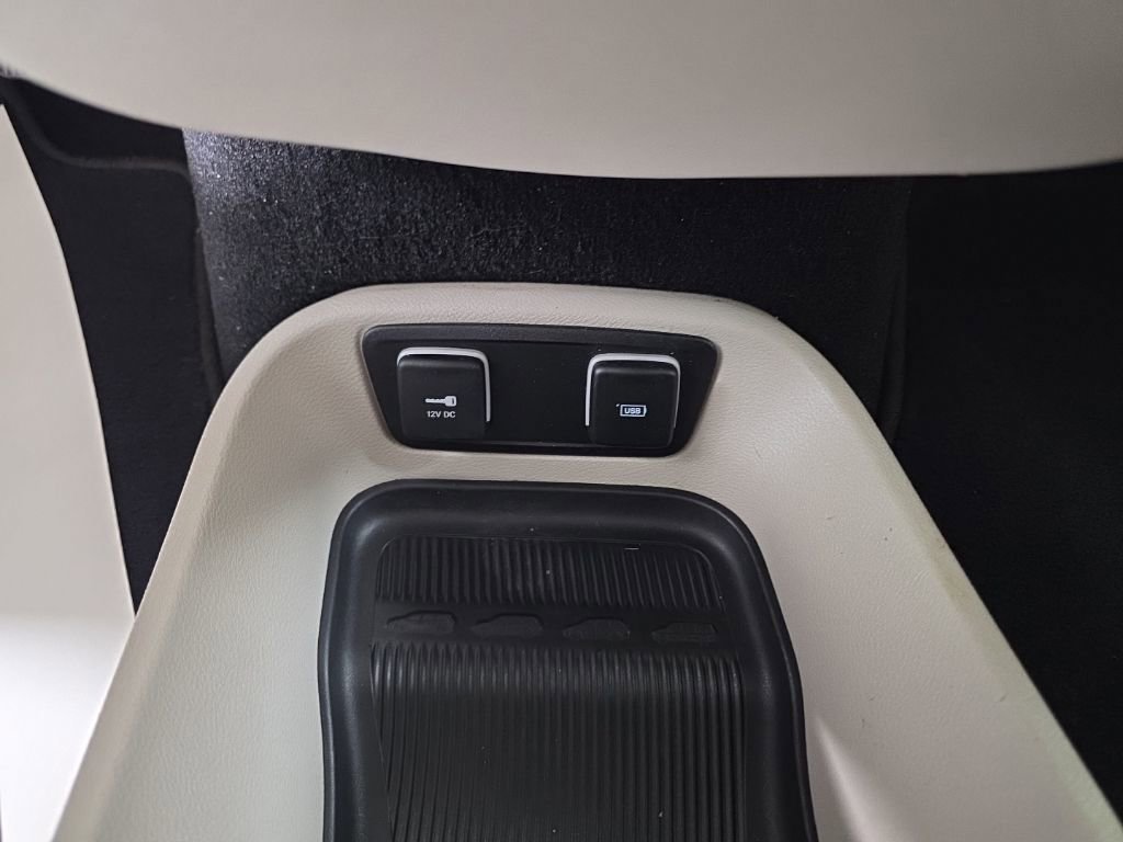 Used 2017 Chrysler Pacifica Limited image 24