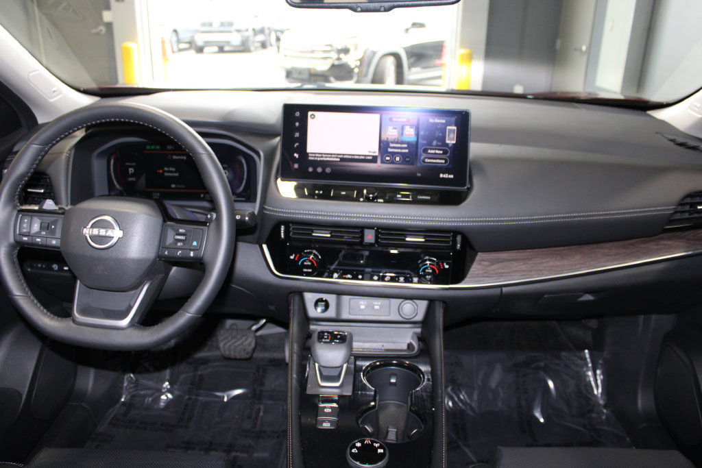 Used 2025 Nissan Rogue Platinum AWD/4WD image 14