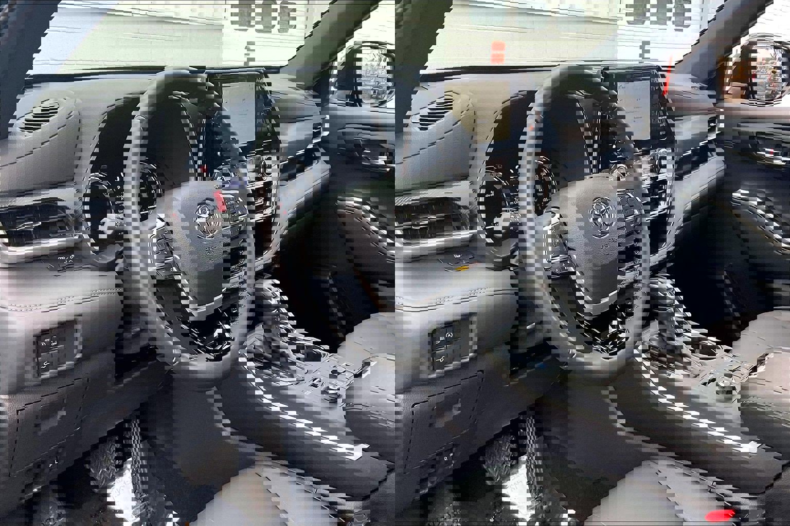 Used 2025 Toyota Highlander XSE image 18